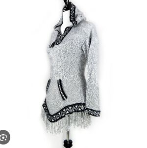 Fine Alpaca Wool Knit Pullover, Hypoallergenic Grey And Black Sm-medium Pockets